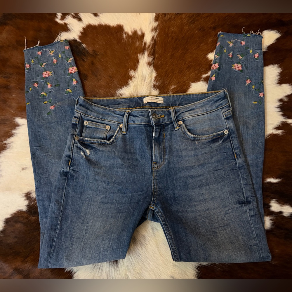 Zara women’s premium denim distressed jeans with floral embroidery on legs